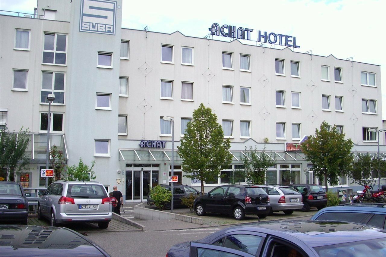 Achat Hotel Stuttgart Zuffenhausen Exterior foto